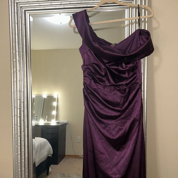 Brand New Vince Camuto Eggplant Gown Size 10 - Picture 3 of 4